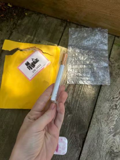 Mini Feuerzeug im Zigaretten-Look - Gas, Reibrad & Taschenformat