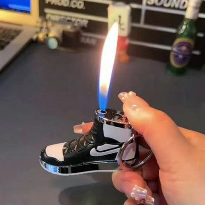 Schuhförmiges Schlüsselanhänger-Feuerzeug – Tragbares Butan Mini-Feuerzeug